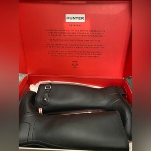 Hunters Women’s Original Tall Rain boots, black, size 9